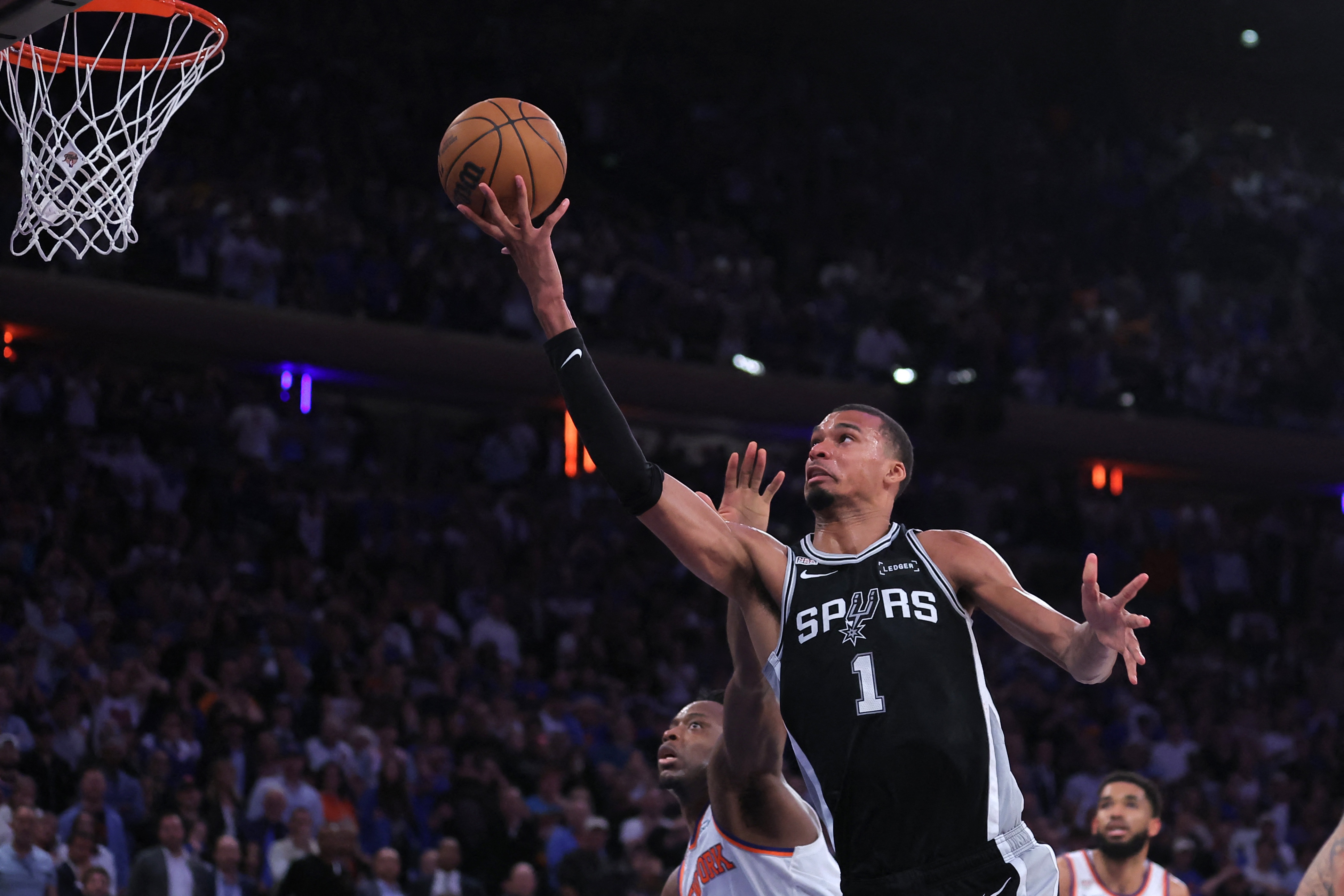 追梦格林狠批马刺：缺冠军经验，仅凭此就能赢系列赛